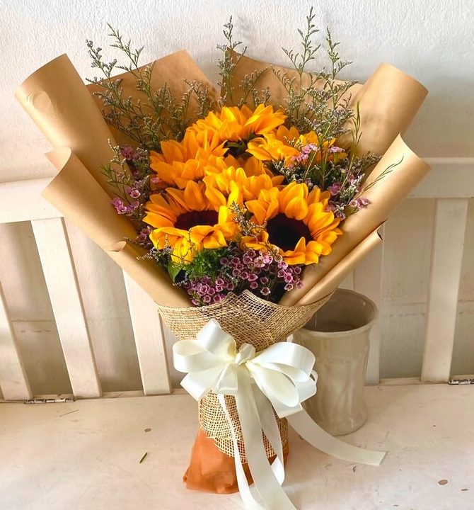 Sunny Day bouquet (6 Sunflowers) - Flower delivery Pattaya