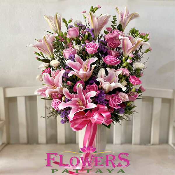 Flower vase with roses and lilies from Flowers-Pattaya