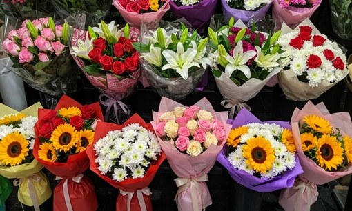 Sending flowers in Pattaya from Flowers-Pattaya shop - Many flower bouquets