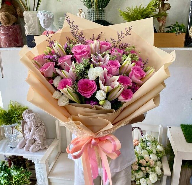 Romantic Embrace bouquet - Image 2